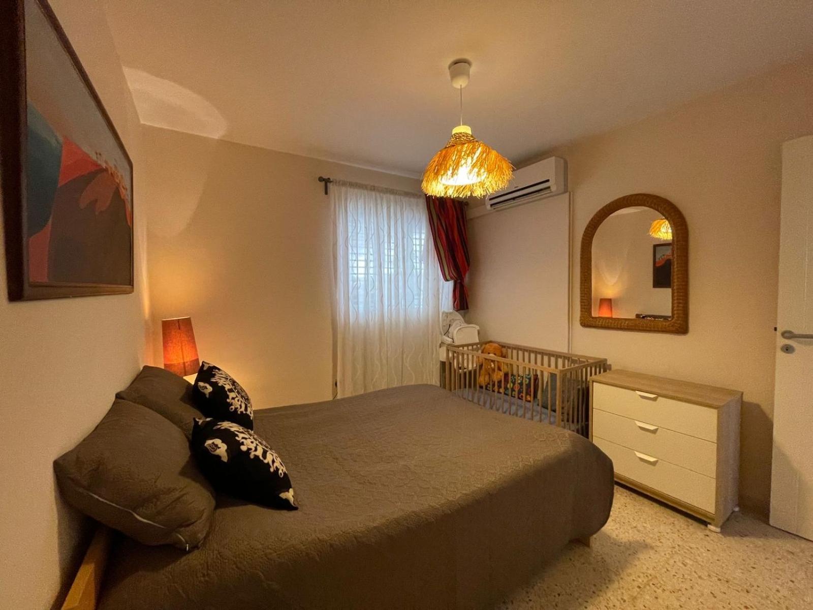 Kamilla- Kaparis Apartament *
